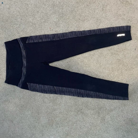 Reebok Pants - Reebok workout leggings🌈🌈 💫 price drop on all items 🏃🏻‍♀️⚠️🦋